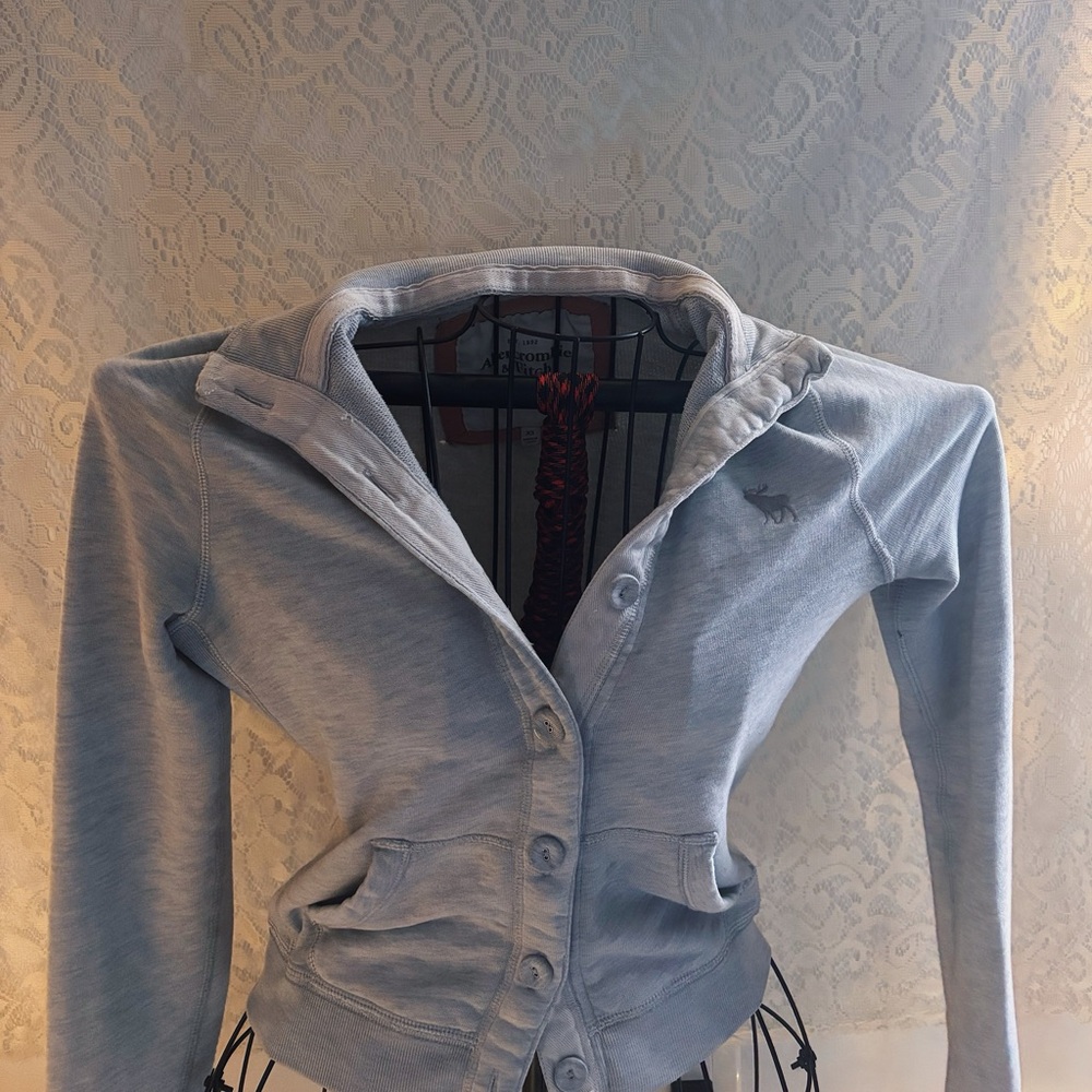 2000’s Grey Abercombie button up hoodie